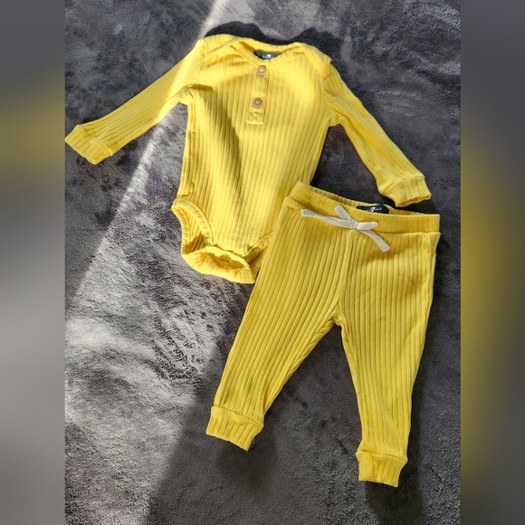 7 For All Mankind 2pc Infant Unisex Set-yellow - Picture 2 of 11